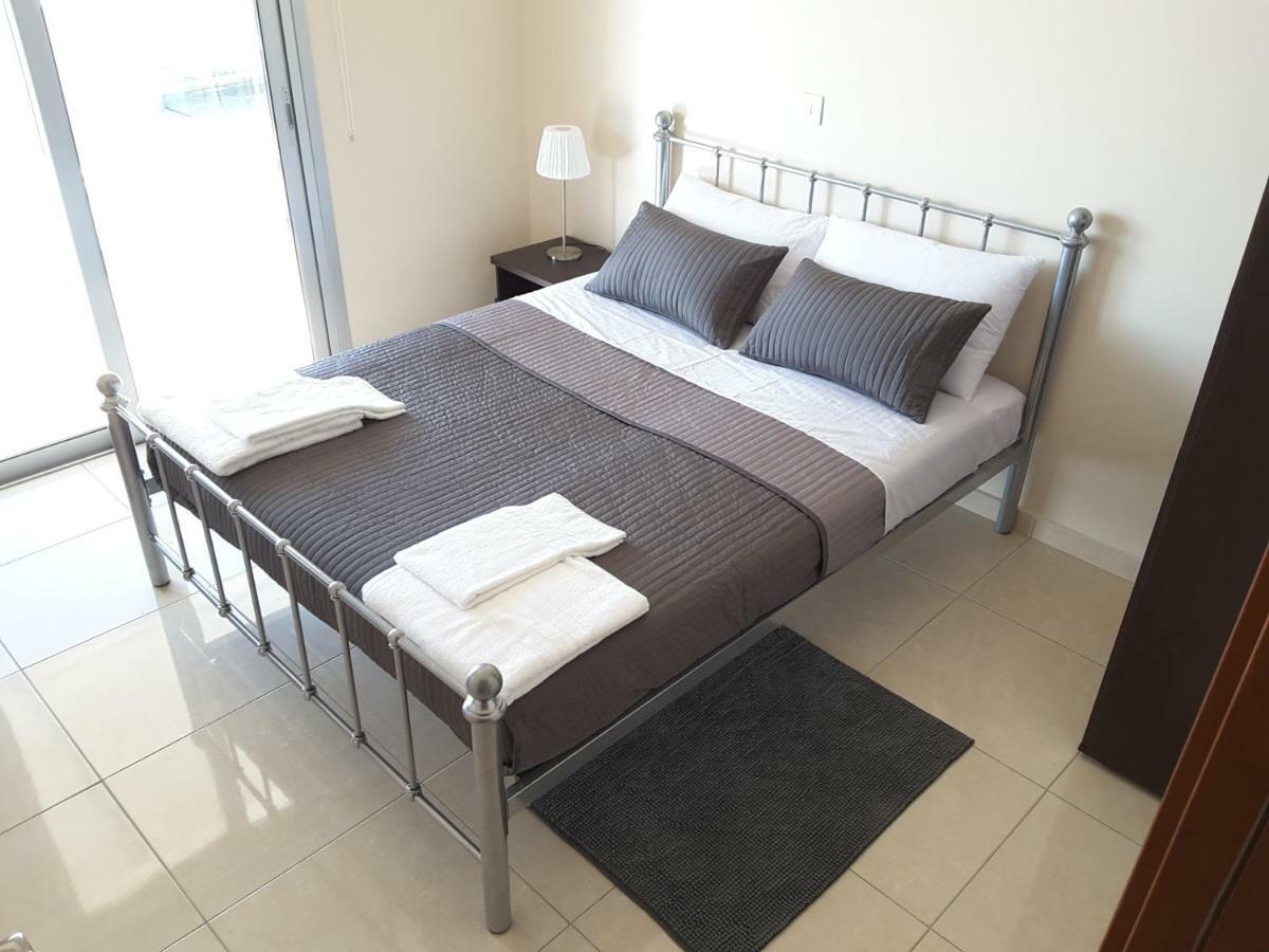 Lighthouse By The Sea Lovely 2Bdr Apartment Paphos 外观 照片