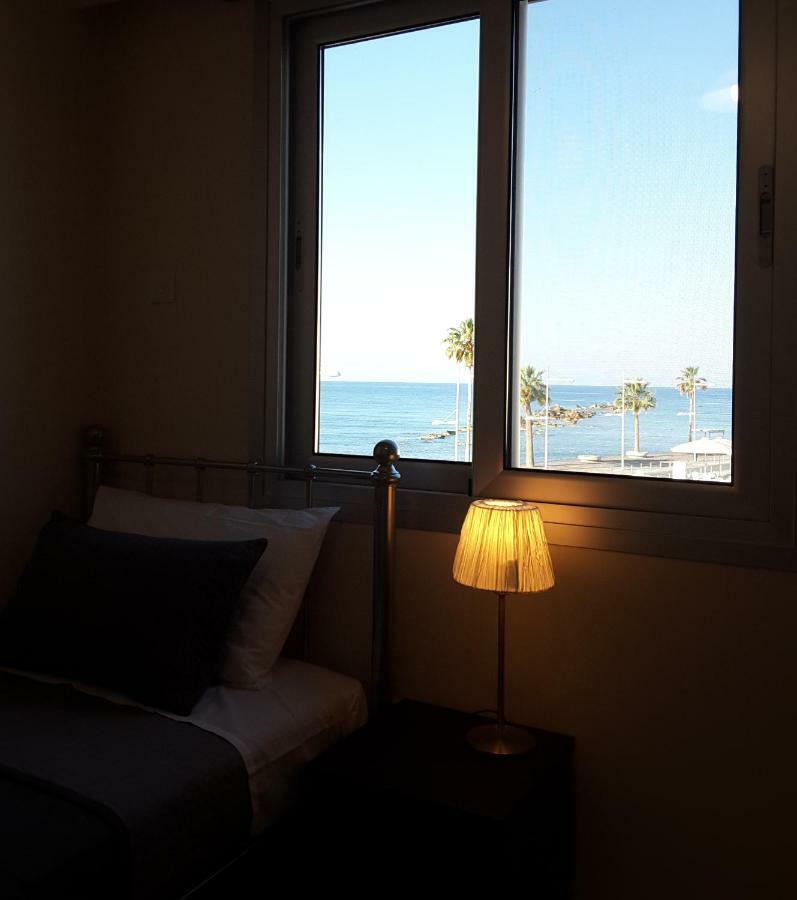 Lighthouse By The Sea Lovely 2Bdr Apartment Paphos 外观 照片