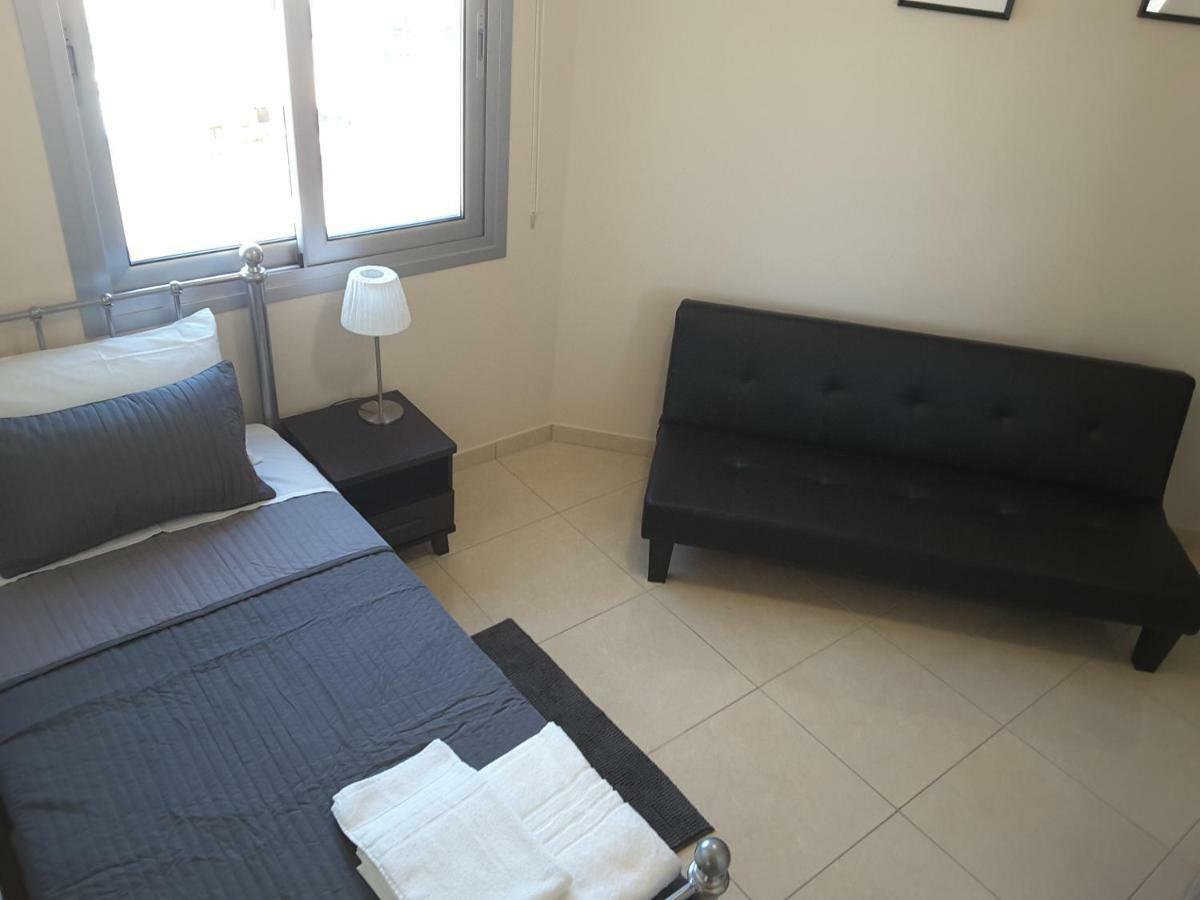 Lighthouse By The Sea Lovely 2Bdr Apartment Paphos 外观 照片