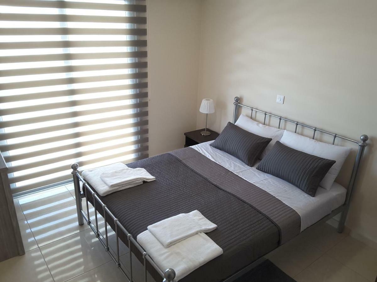 Lighthouse By The Sea Lovely 2Bdr Apartment Paphos 外观 照片