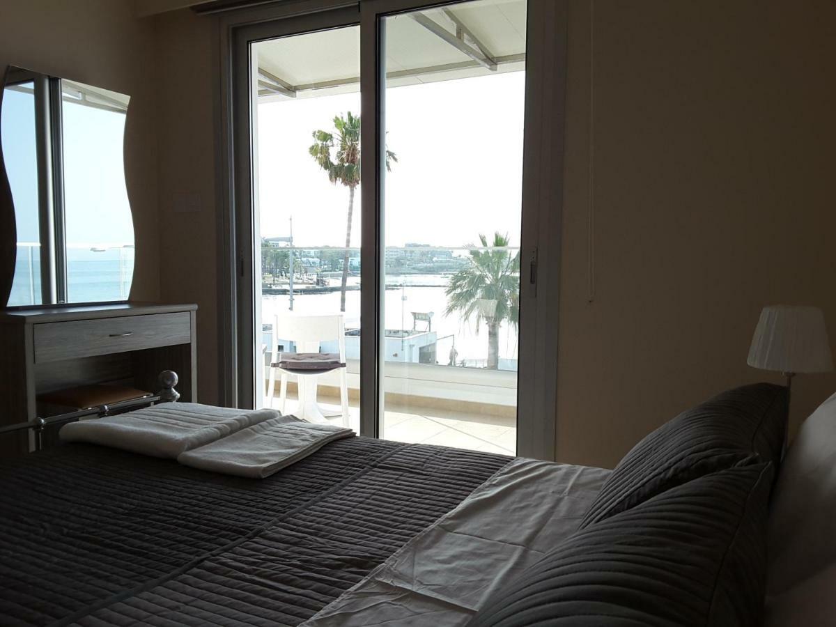 Lighthouse By The Sea Lovely 2Bdr Apartment Paphos 外观 照片