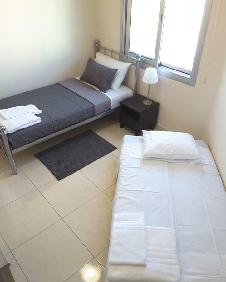 Lighthouse By The Sea Lovely 2Bdr Apartment Paphos 外观 照片