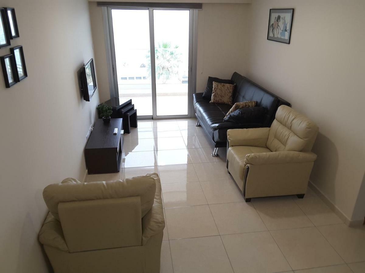 Lighthouse By The Sea Lovely 2Bdr Apartment Paphos 外观 照片