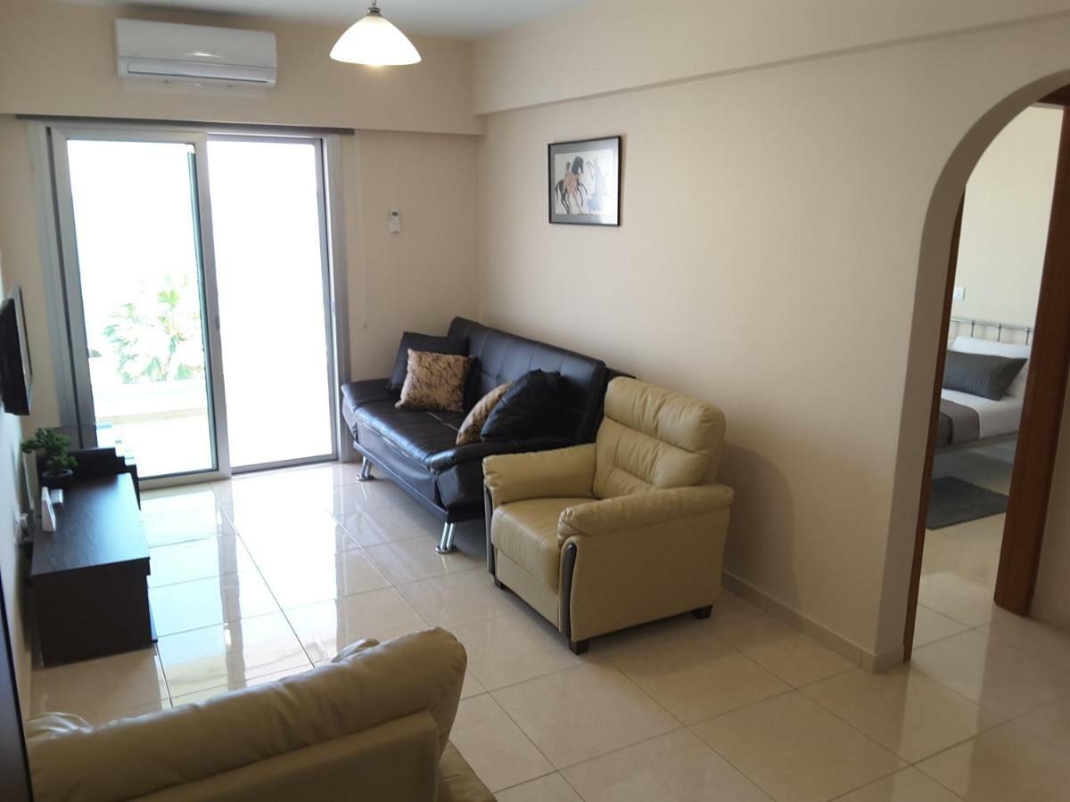 Lighthouse By The Sea Lovely 2Bdr Apartment Paphos 外观 照片