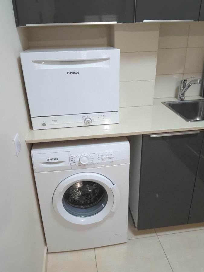 Lighthouse By The Sea Lovely 2Bdr Apartment Paphos 外观 照片